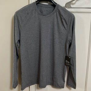 NWT GapFit Long Sleeve Active T Shirt Exercise Workout